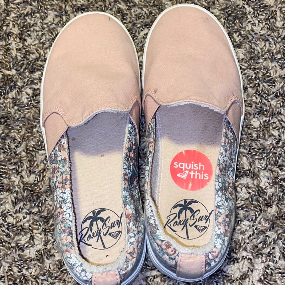 Roxy surf shoes size 8